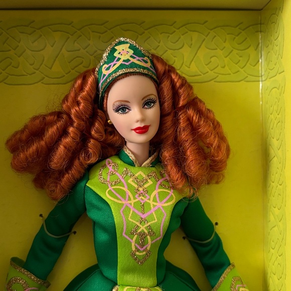 Barbie Festivals of the World Irish Dance - Picture 6 of 11